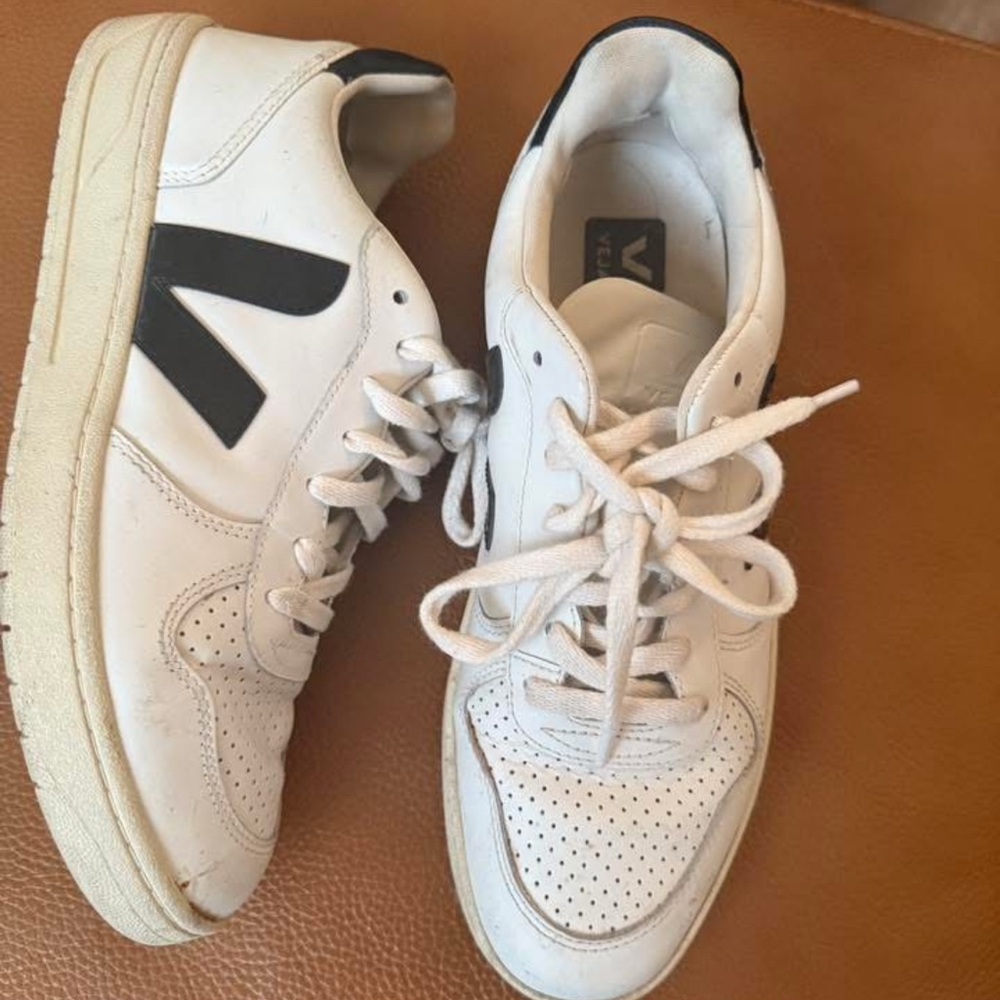 Veja Womens  White and Black Sneakers
